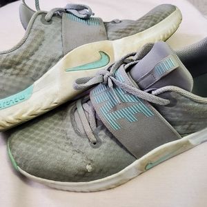 EXTREMELY WORN Dirty Women's Nike Shoes